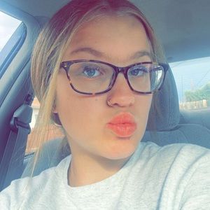 Meet your Posher, Aly